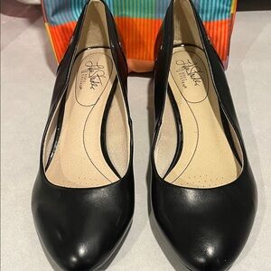 Life Stride Black Leather Women's Flats